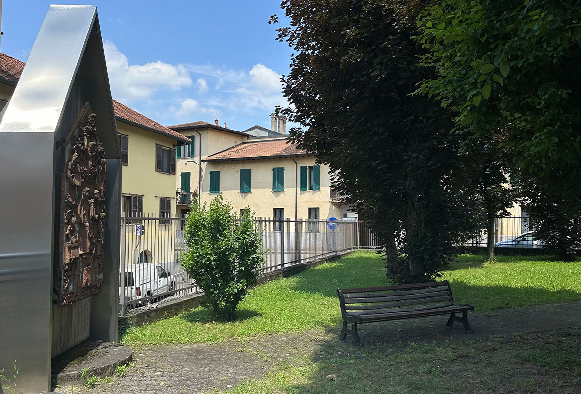 fondazione_moroni_centro_assistenza_anziani_cortile_2025_3